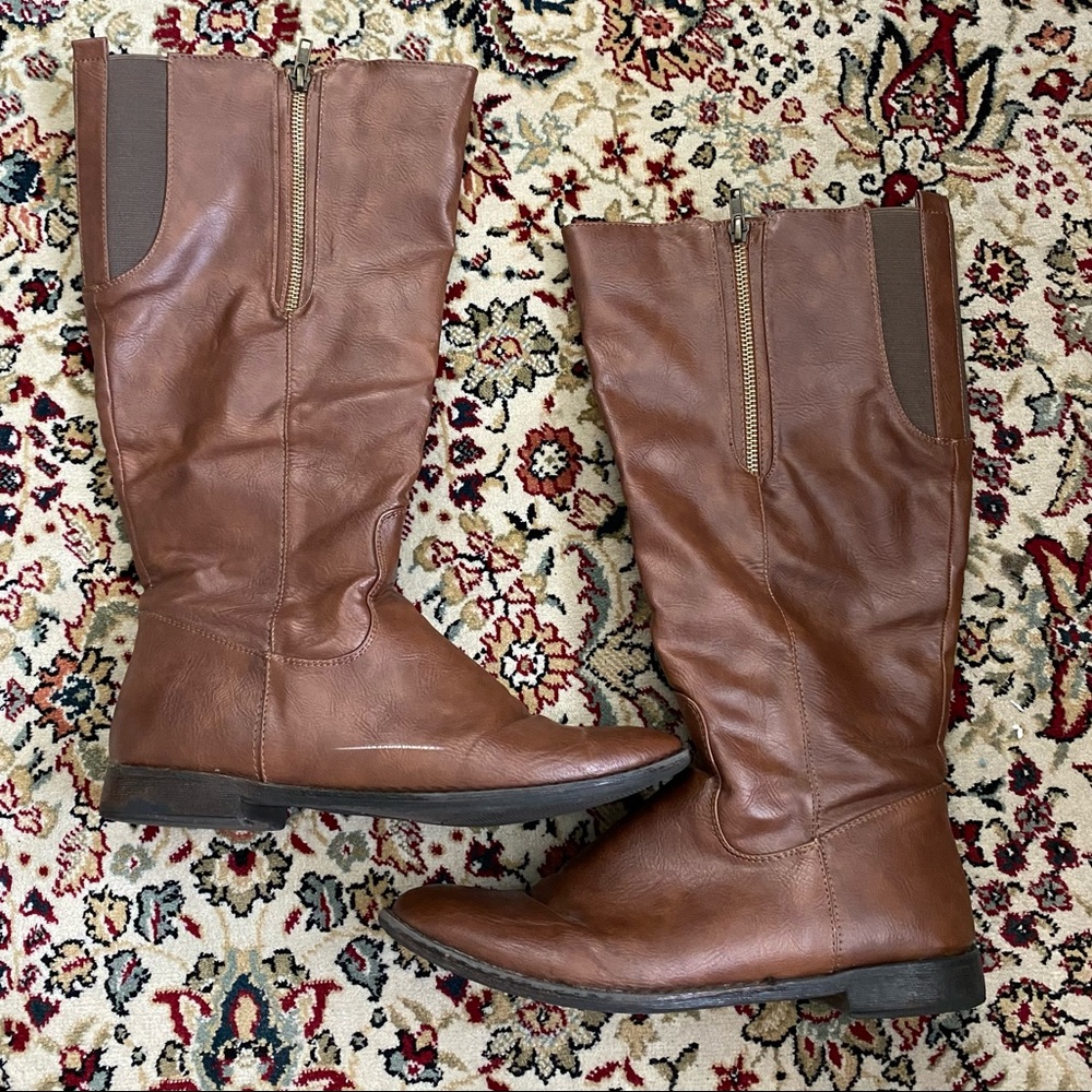 Wide-Calf Knee-High Leather Boots